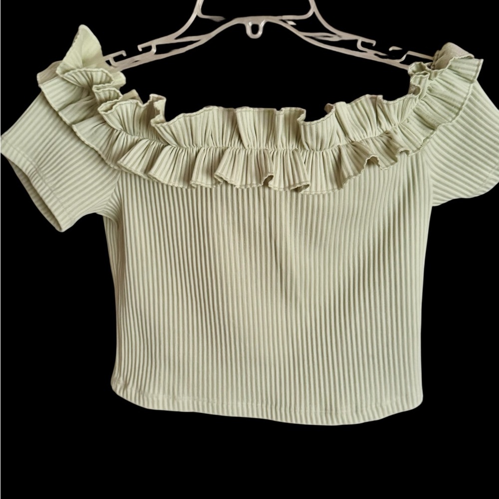 H&M Cream Ribbed Ruffled Crop Blouse